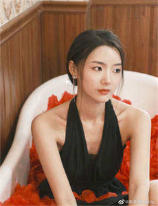 《5G年龄确认我已满18免费-胡桃大战史莱姆4分钟视频GIF》