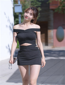 《含羞草文化传媒最新版的功能介绍-撕开美女的衣服2》