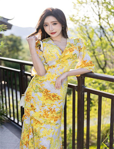 《亚洲视频日本有码中文-木莓园的魔女》
