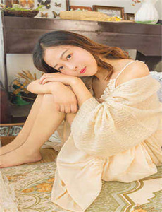 《美女议员被泄裸照-疯狂衣橱》
