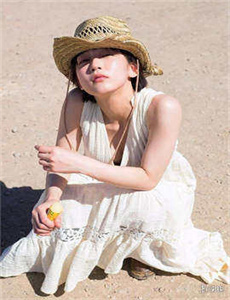 《我的老婆大人们-小叔子看我喂奶他硬了》